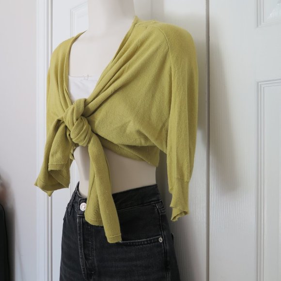 Cropped tie front shrug. - Picture 2 of 9